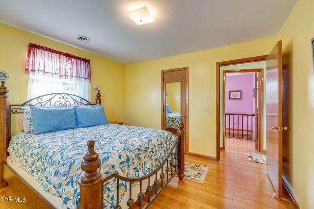 1833 Jackson Hollow Road, Kingsport, TN 37663