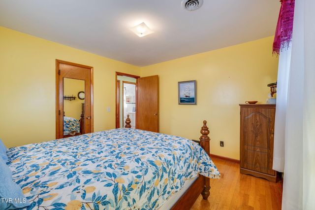 1833 Jackson Hollow Road, Kingsport, TN 37663