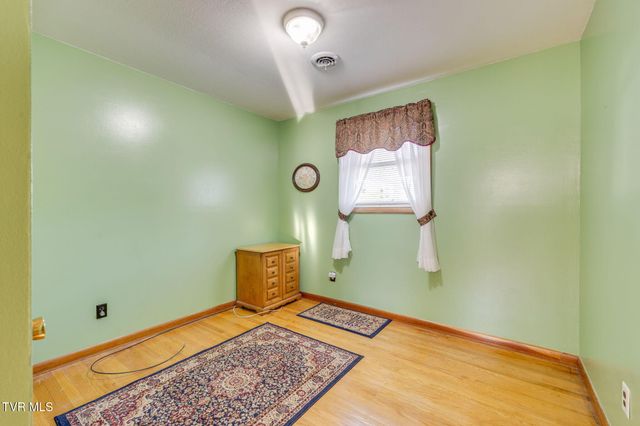 1833 Jackson Hollow Road, Kingsport, TN 37663