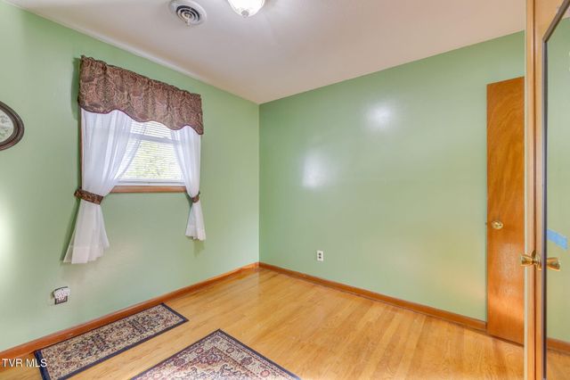 1833 Jackson Hollow Road, Kingsport, TN 37663