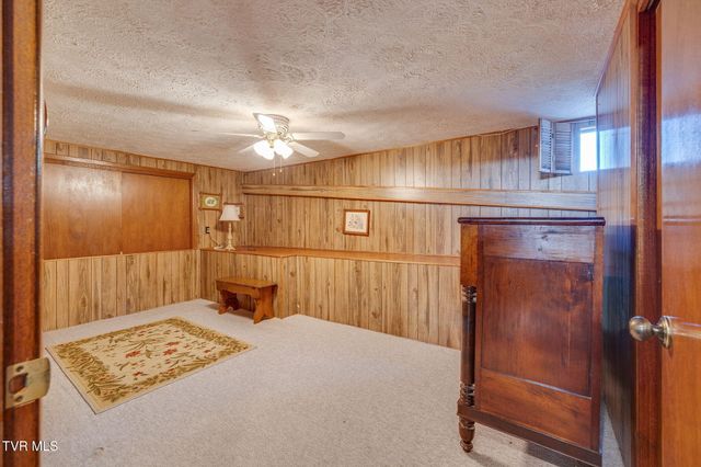 1833 Jackson Hollow Road, Kingsport, TN 37663