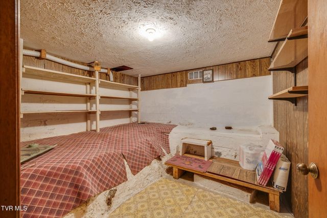 1833 Jackson Hollow Road, Kingsport, TN 37663