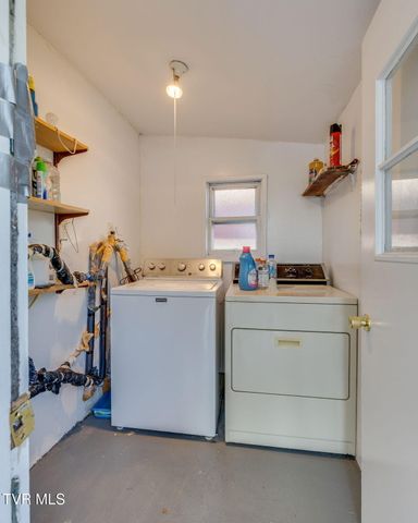 1833 Jackson Hollow Road, Kingsport, TN 37663