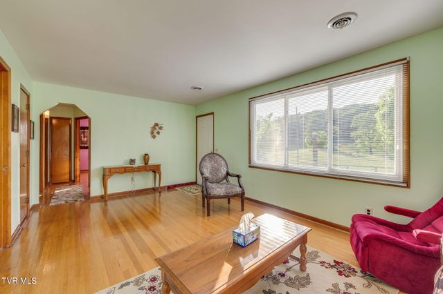 1833 Jackson Hollow Road, Kingsport, TN 37663