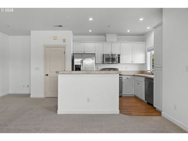 8900 Ne BRENTFORD Way, Beaverton, OR 97006