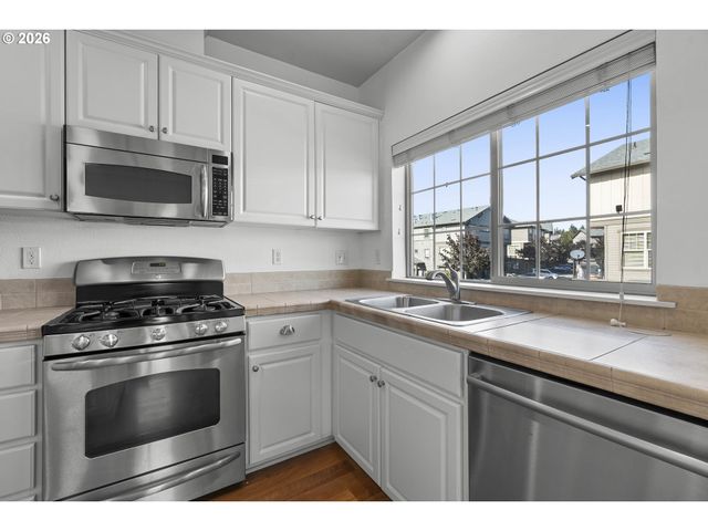 8900 Ne BRENTFORD Way, Beaverton, OR 97006