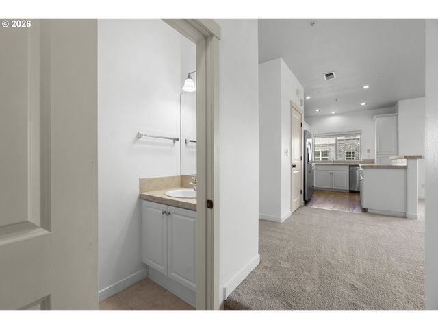 8900 Ne BRENTFORD Way, Beaverton, OR 97006