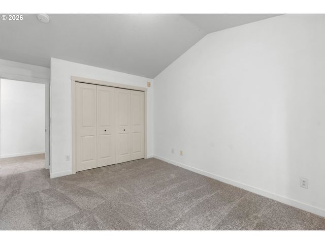 8900 Ne BRENTFORD Way, Beaverton, OR 97006