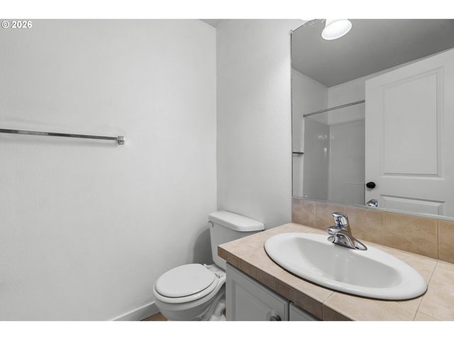 8900 Ne BRENTFORD Way, Beaverton, OR 97006