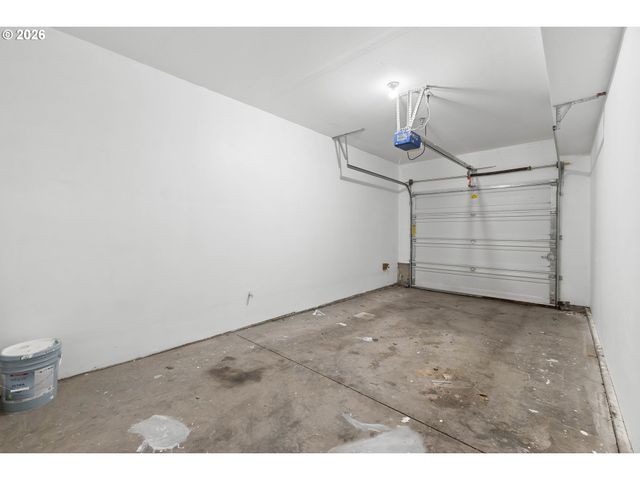 8900 Ne BRENTFORD Way, Beaverton, OR 97006