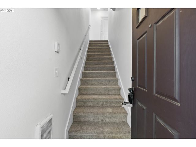 8900 Ne BRENTFORD Way, Beaverton, OR 97006