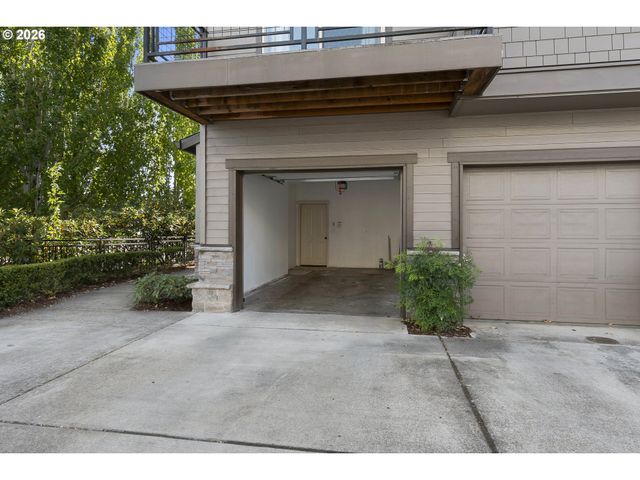8900 Ne BRENTFORD Way, Beaverton, OR 97006