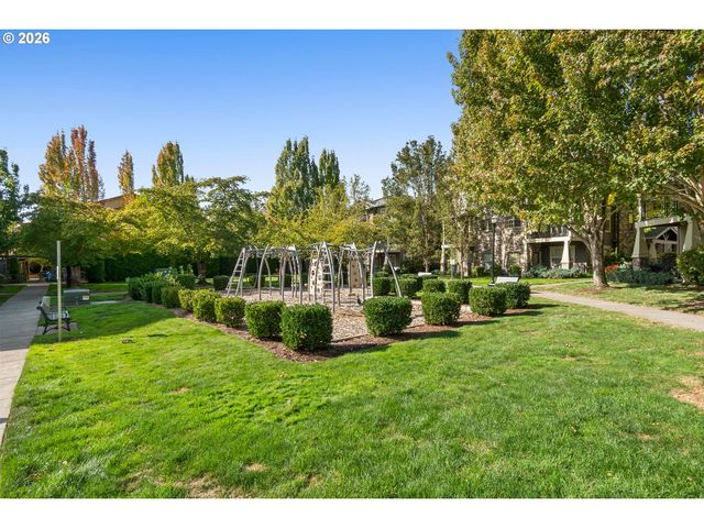 8900 Ne BRENTFORD Way, Beaverton, OR 97006
