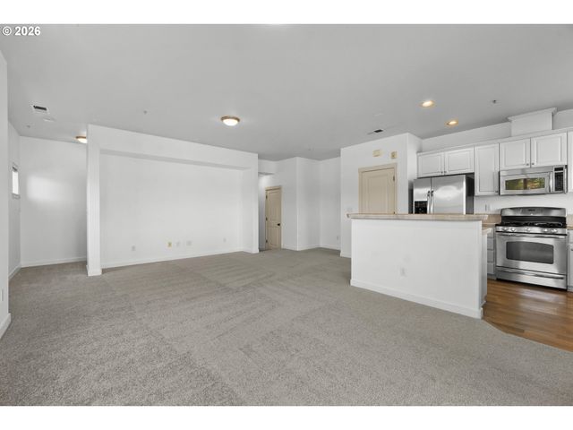 8900 Ne BRENTFORD Way, Beaverton, OR 97006
