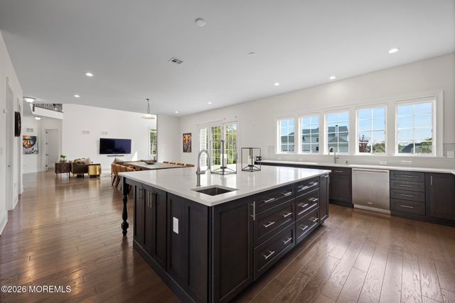 1 Ashbourne Lane, Lincroft, NJ 07738