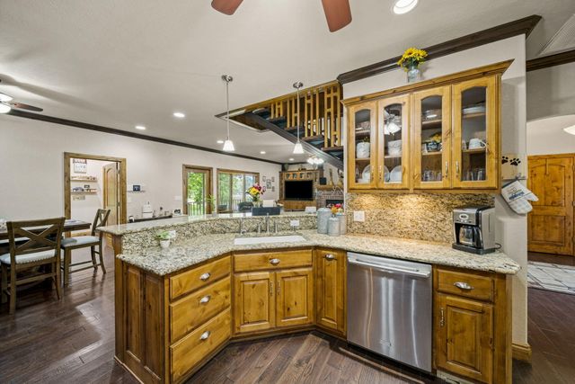 3110 Old Dyke Road, Grove, OK 74344