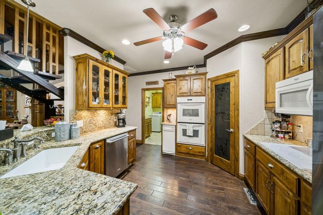 3110 Old Dyke Road, Grove, OK 74344