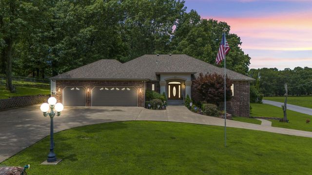 3110 Old Dyke Road, Grove, OK 74344