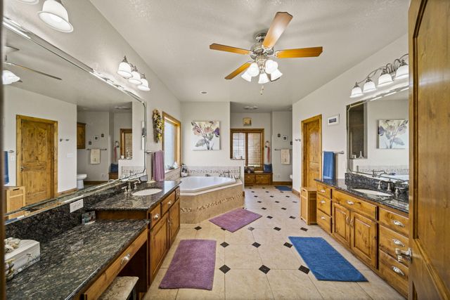 3110 Old Dyke Road, Grove, OK 74344