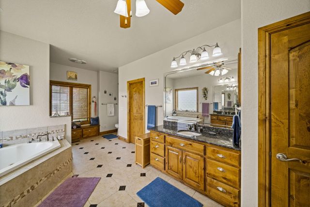 3110 Old Dyke Road, Grove, OK 74344