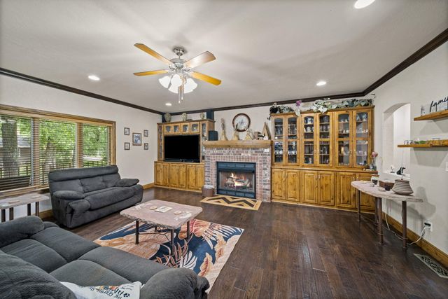 3110 Old Dyke Road, Grove, OK 74344