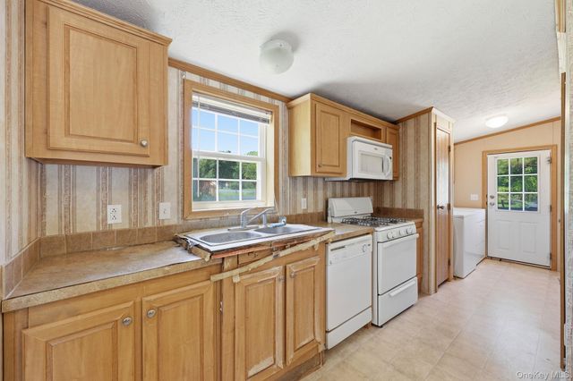 59 Deer Haven Lane, Gardiner, NY 12525