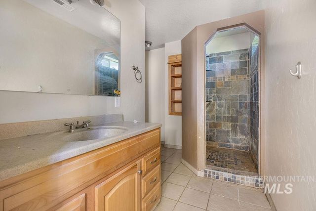 7370 Sagebrush Lane, Caldwell, ID 83607