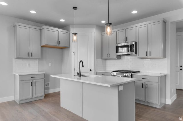 5022 W GREEN ASH LN, Highland, UT 84003