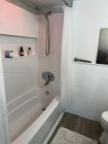 1001 Three Islands Blvd 331, Hallandale Beach, FL 33009