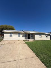 753 Kirnwood Drive, Dallas, TX 75232