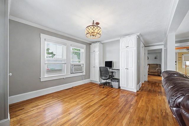 26 W Leonard St, Foxboro, MA 02035