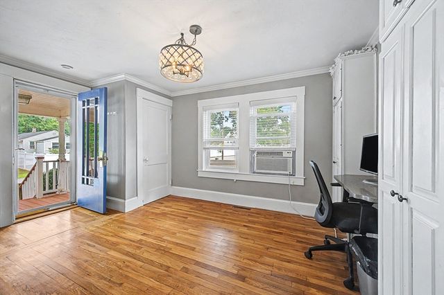 26 W Leonard St, Foxboro, MA 02035