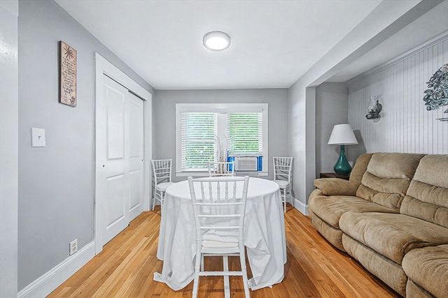 26 W Leonard St, Foxboro, MA 02035