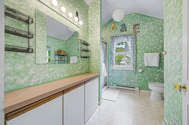 26 W Leonard St, Foxboro, MA 02035