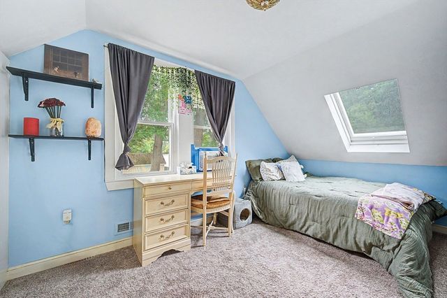 26 W Leonard St, Foxboro, MA 02035