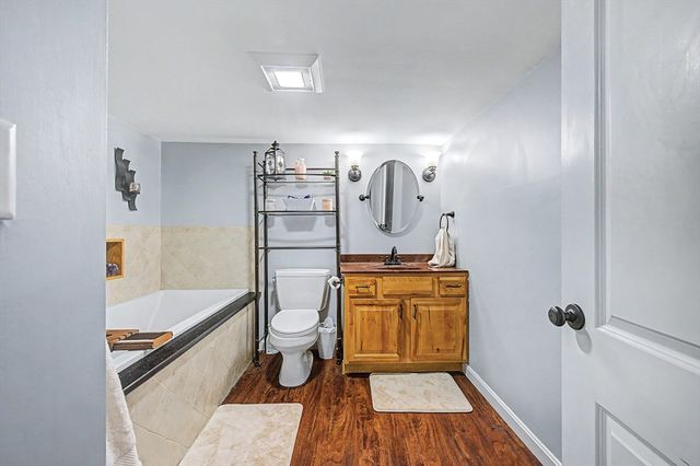 26 W Leonard St, Foxboro, MA 02035