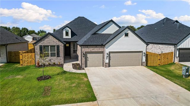 2100 Silk Street, Pea Ridge, AR 72751