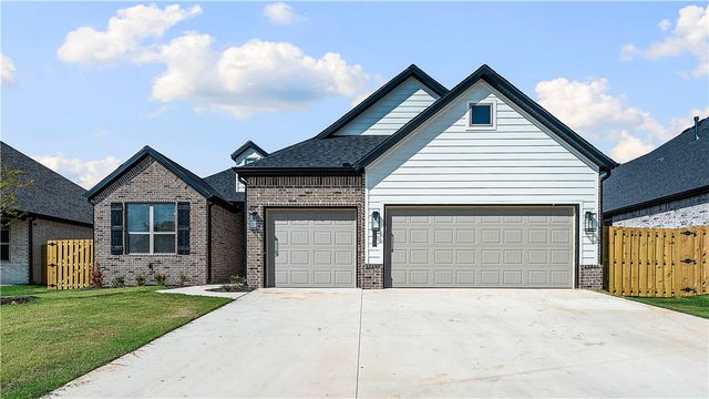 2100 Silk Street, Pea Ridge, AR 72751