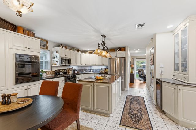 330 Rockhill, San Antonio, TX 78209