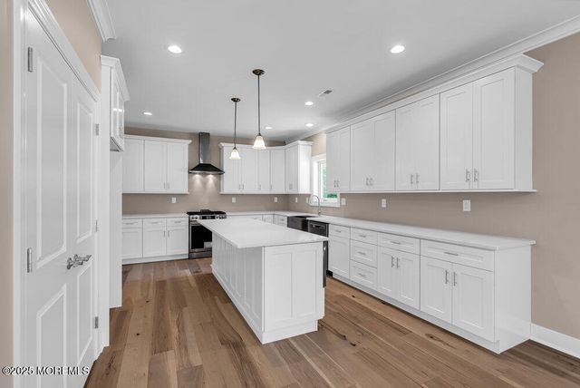 93 Longfellow Avenue, Toms River, NJ 08753