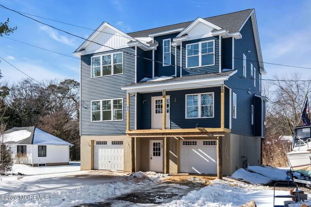 93 Longfellow Avenue, Toms River, NJ 08753