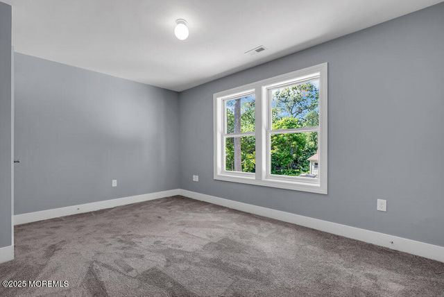 93 Longfellow Avenue, Toms River, NJ 08753