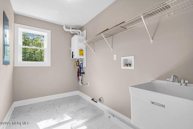 93 Longfellow Avenue, Toms River, NJ 08753