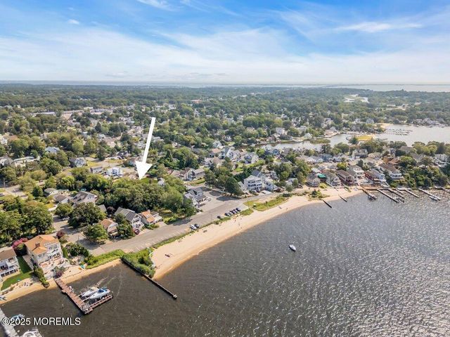 93 Longfellow Avenue, Toms River, NJ 08753