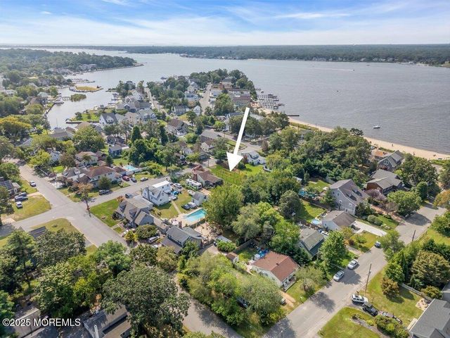 93 Longfellow Avenue, Toms River, NJ 08753