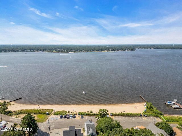 93 Longfellow Avenue, Toms River, NJ 08753