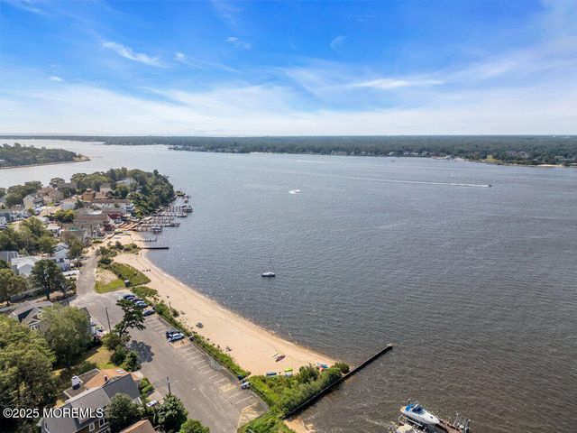 93 Longfellow Avenue, Toms River, NJ 08753