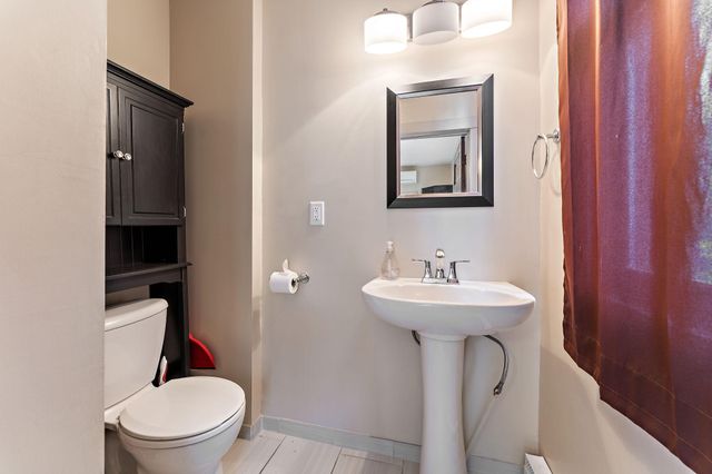 882 Aurora Avenue, Saint Paul, MN 55104