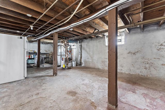 882 Aurora Avenue, Saint Paul, MN 55104