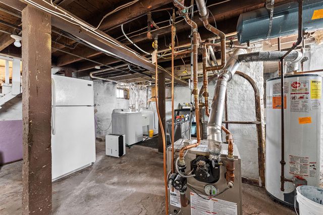 882 Aurora Avenue, Saint Paul, MN 55104